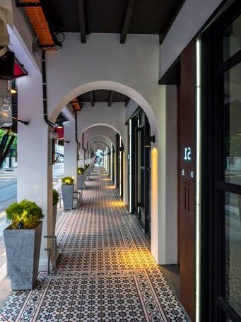 Macallum Central Hotel - Photo4