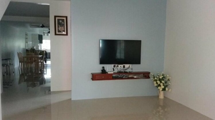 Newly Renovated SemiD @ Tanjung Tokong - Photo3