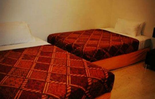 Old Budget Hotel - Photo2