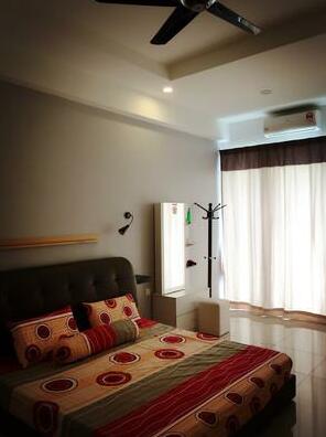 Super Spacious Condo with 2 Carpark - Photo3
