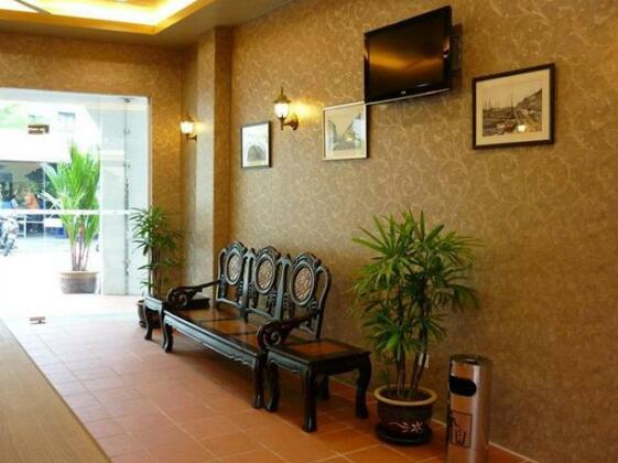 Tower Budget Hotel - Photo2