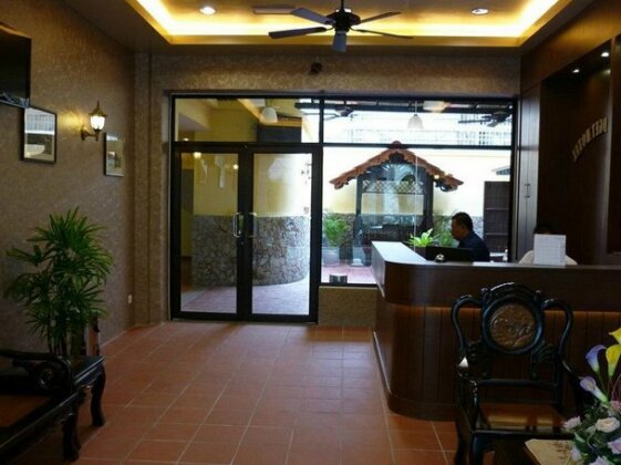 Tower Budget Hotel - Photo3