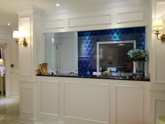 1 Day Car Hotel Station 18 - Photo3