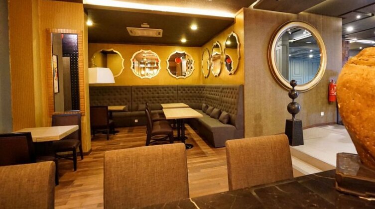Bedrock Hotel - Photo3
