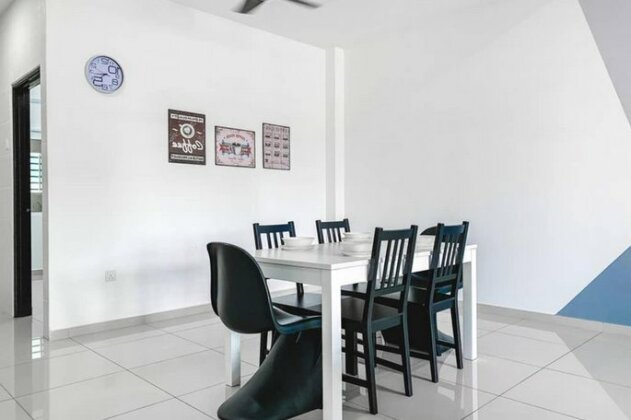 Botani Cozy Family Home 10 Pax EECH44 - Photo4
