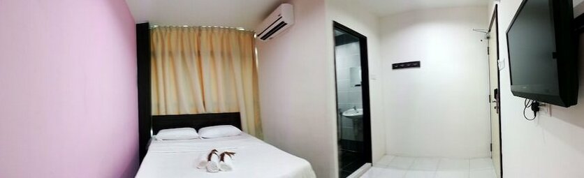 Hotel CheckedInn - Photo4