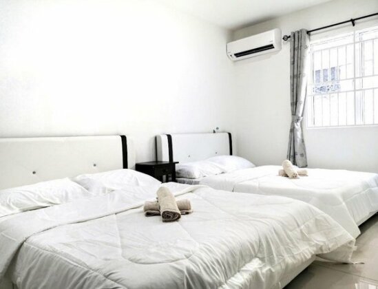 Ipoh Deluxe Family Home by Verve 14 Pax EECH04