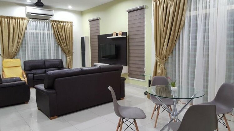 Ipoh Tiara Lake Park Home Stay - Photo3