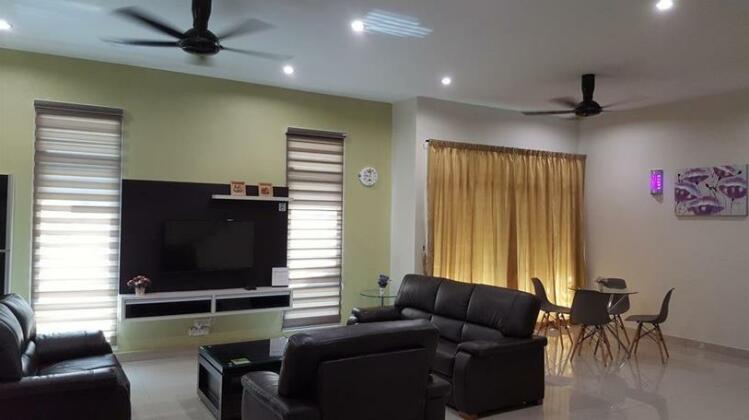 Ipoh Tiara Lake Park Home Stay - Photo4