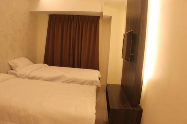 The Regency Garden Hotel - Photo5