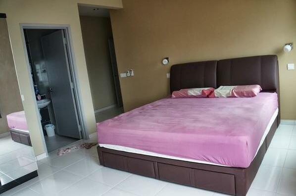 3 Bedrooms Apartment At Bukit Indah - Photo2