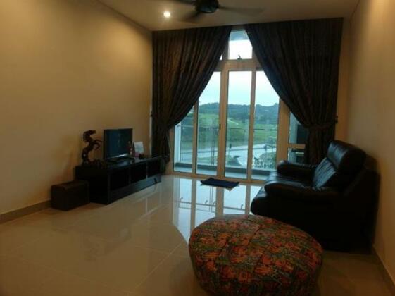 Comfy Home at 1-Medini Legoland - Photo3