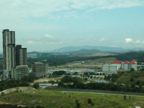 Comfy Home at 1-Medini Legoland - Photo4