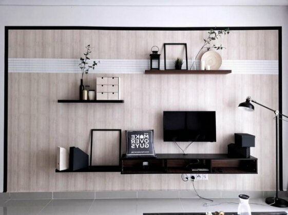 GaryHouse@1Medini@KittyLand - Photo2