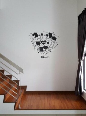 Home2Stay Bukit Indah - Photo3