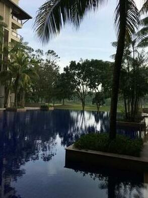 Luxury Homestay w/ Golf Course View