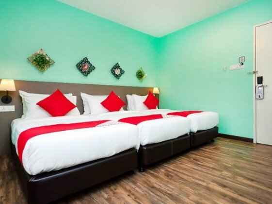 OYO 490 Dk Hotel - Photo4