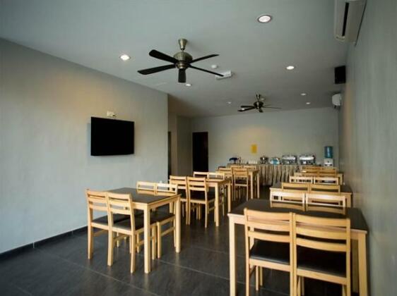 OYO Rooms Danga City Mall - Photo2