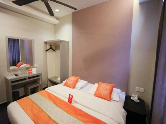 OYO Rooms Danga City Mall - Photo5