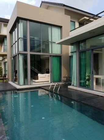 Resort Villa with Pool & Roof Top