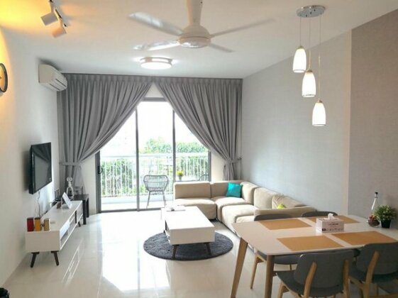Teega Suites Homely Relaxed Bright 2BR - Photo2