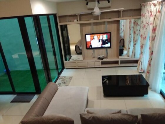 You'll have the house to yourself - Photo2