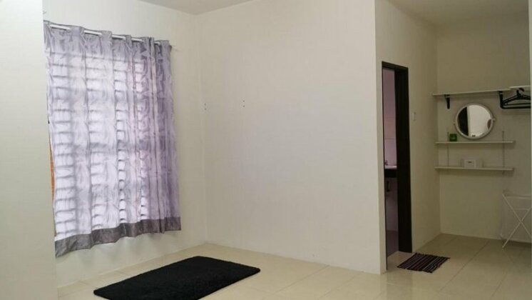 Lakeville Homestay Azzarohome 6 - Photo5