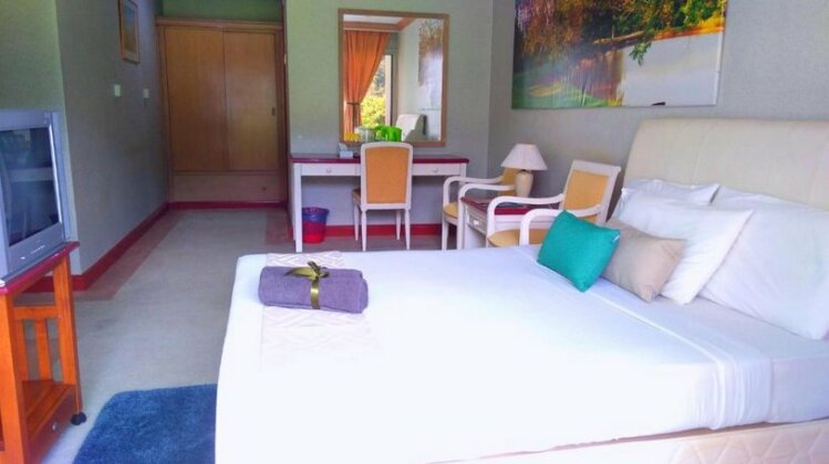 Superior / Deluxe Hotel Room at Selesa Resort - Photo3