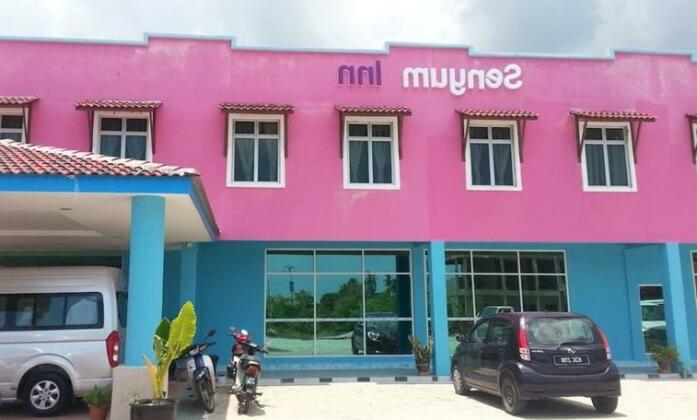 ZEN Rooms Basic Senyum Inn