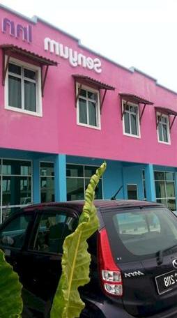 ZEN Rooms Basic Senyum Inn - Photo2