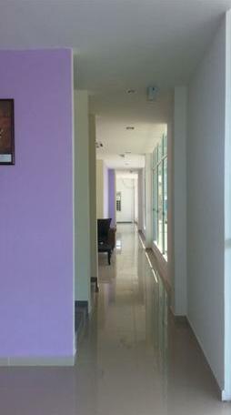 ZEN Rooms Basic Senyum Inn - Photo3