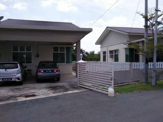 Anas Holiday Home