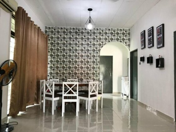 Che Ta Utama Homestay - Photo5