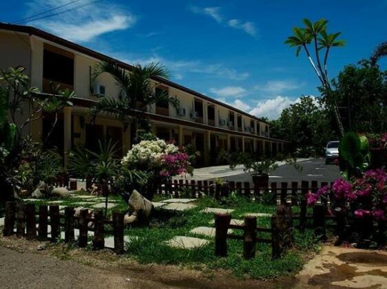Putra Putri Lodge - Photo4