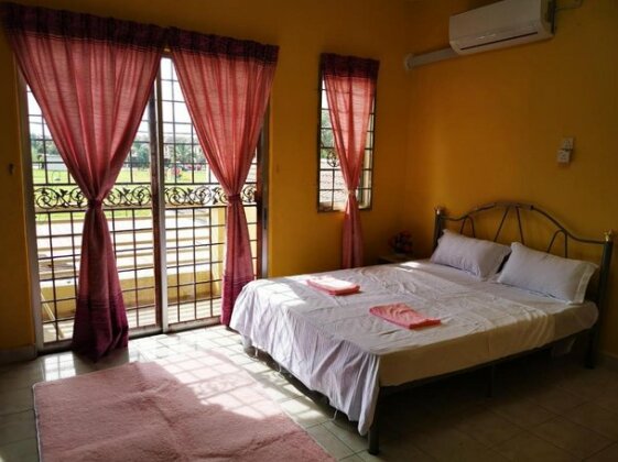 Cozy Spacious Wifi Inn - Photo3
