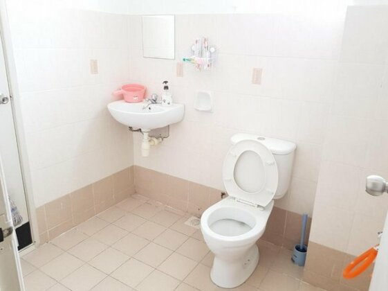 Family Style Homestay Near Bukit Tinggi Klang - Photo4