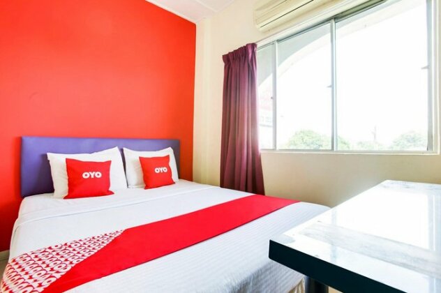 OYO 89615 T Family Hotel - Photo4