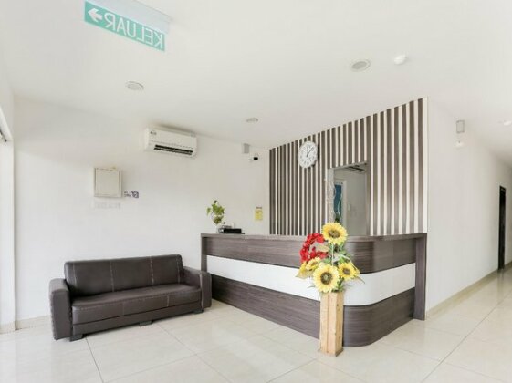 OYO 89495 Rich Hotel - Photo5