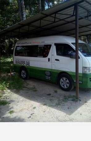 Airport Shuttle Freebies Transit Rooms - Photo3