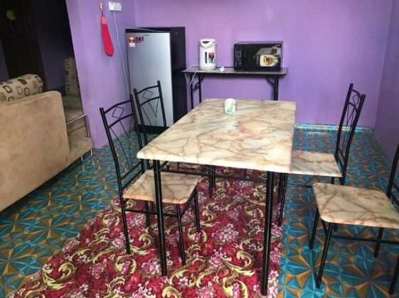 E R Budget Inn - Photo2