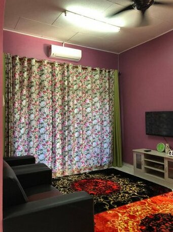 Villa Ungu Homestay - Photo3