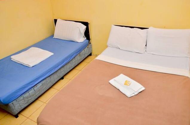 A and J Hotel - Photo2