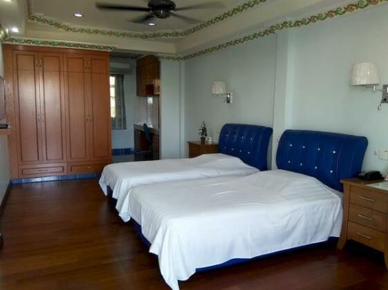 Ben & Roz Inn - Photo4