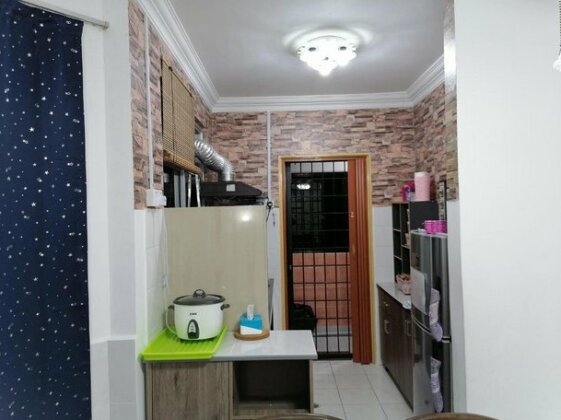 Elaine @ Home Stay - Photo4