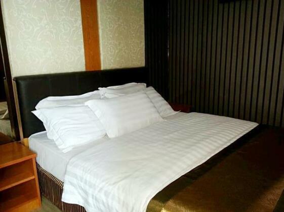 Goldenhill Hotel - Photo2