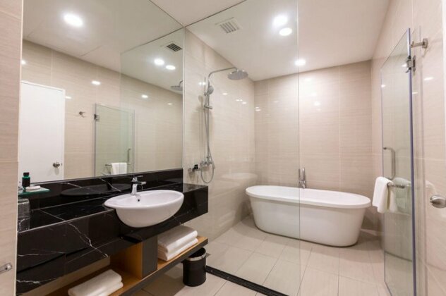 Hotel 7 Suria - Photo4