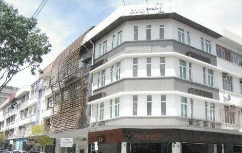 KK Suites Hotel