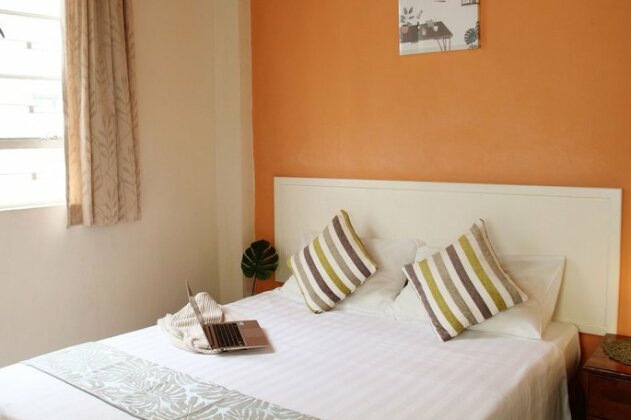 Lavender Lodge - Photo2