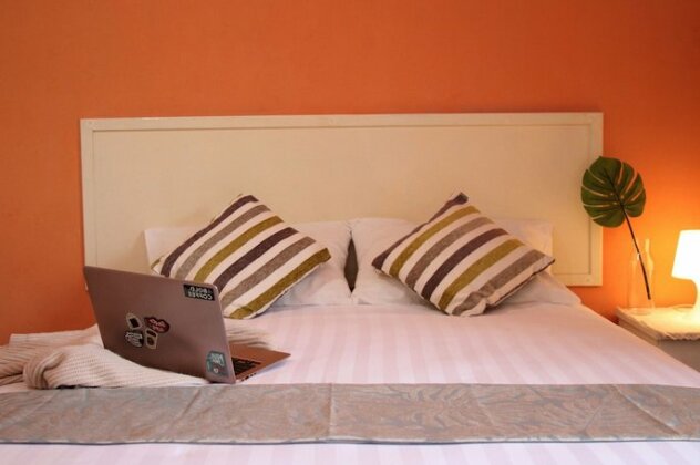 Lavender Lodge - Photo5