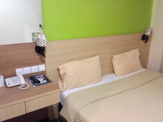 Maxim Hotel - Photo3
